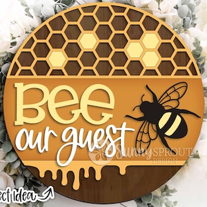 Enseigne en nid d'abeille Bee Our Guest, téléchargement numérique, accroche-porte rond, fichier laser Glowforge, Cricut, décor en nid d'abeille bourdon, enseigne d'été