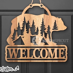 Letrero de bienvenida "Oso y árboles", descarga digital, colgador de puerta SVG, archivo de corte láser Glowforge, Cricut SVG, letrero para caravana, decoración de pared de cabaña de troncos