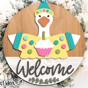 Goose Welcome Birthday Sign, Digital download, Round door hanger svg, Glowforge laser file, Cricut, Patriotic svg, Interchangeable outfit