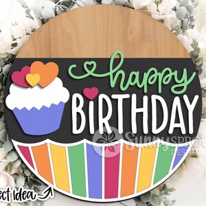 Letrero de cupcake de feliz cumpleaños, descarga digital, colgador de puerta redondo SVG, archivo láser Glowforge, archivo de corte Cricut, decoración de pared de cumpleaños SVG