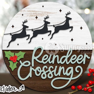 Cartello di attraversamento con renne, download DIGITALE, appendino rotondo per porta in formato SVG, file laser Glowforge, Cricut, file di taglio Silhouette, cartello di benvenuto natalizio