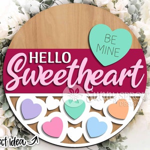 Bonjour chérie Conversation coeurs signe, téléchargement numérique, accroche-porte rond svg, fichier laser Glowforge, Cricut, panneau de bienvenue de la Saint-Valentin