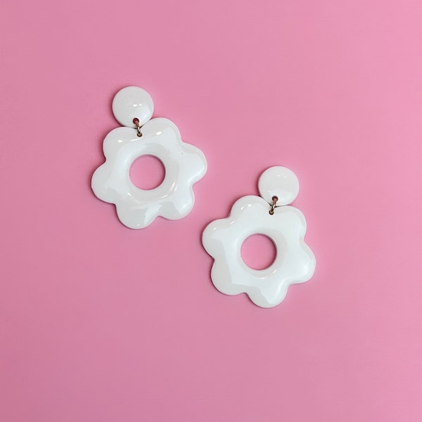 MILK | White Baby Retro Mod Daisy Polymer Clay Resin Earrings