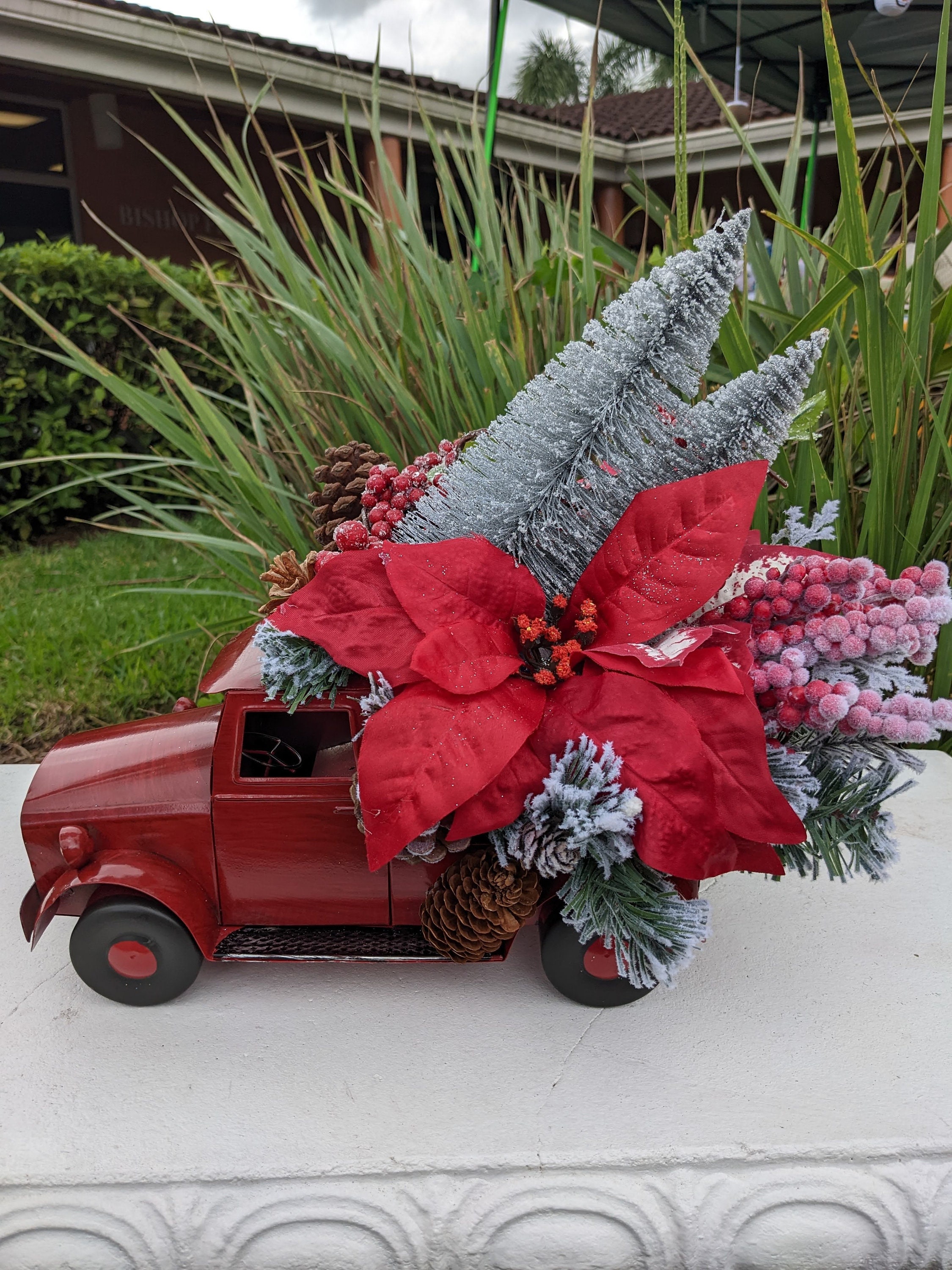 Christmas Red Truck Decor, Red Farm Truck Home Decor, Christmas Rustic