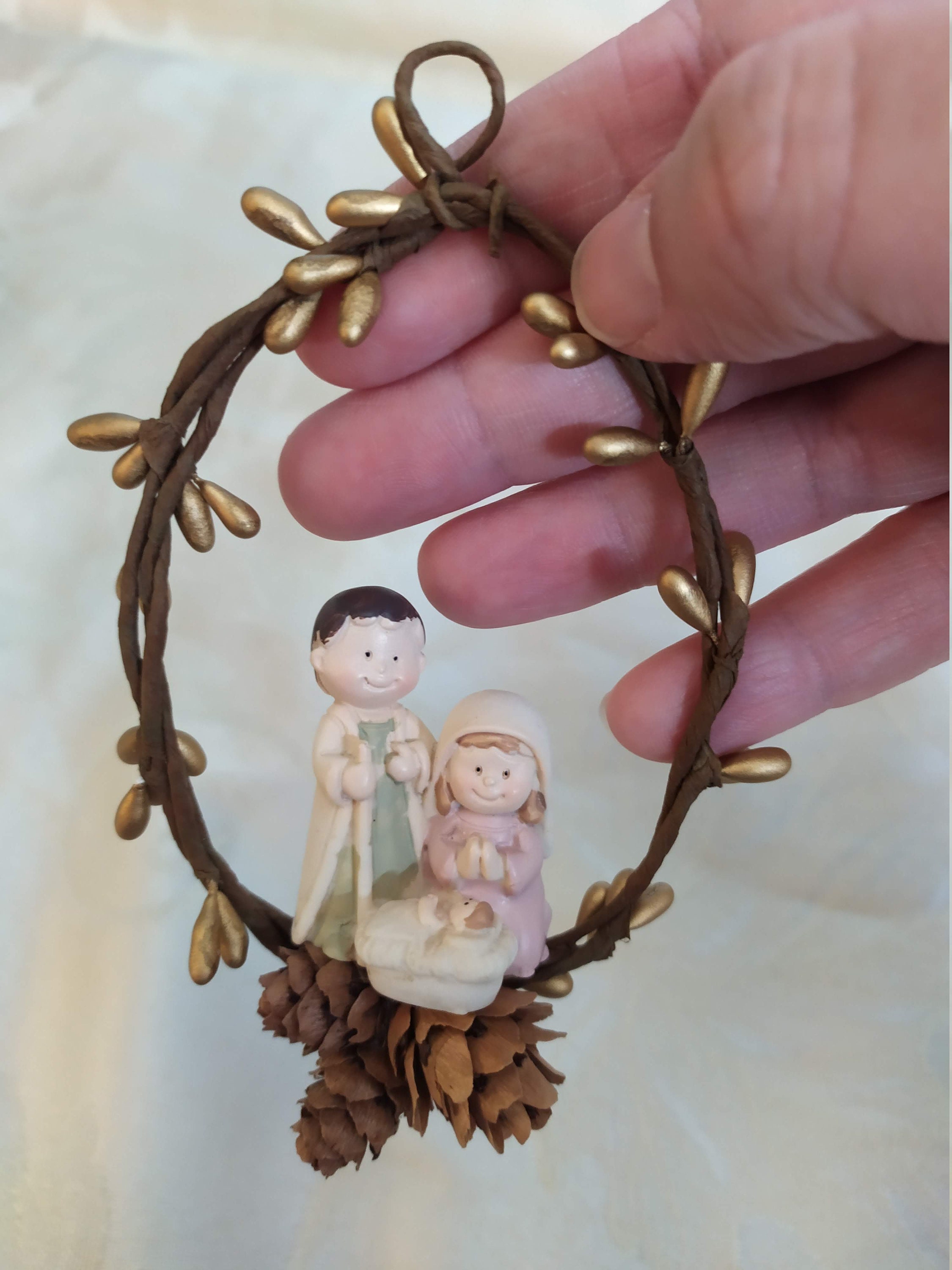 Gold Berry Garland Nativity Scene Wreath Ornament Mini Etsy