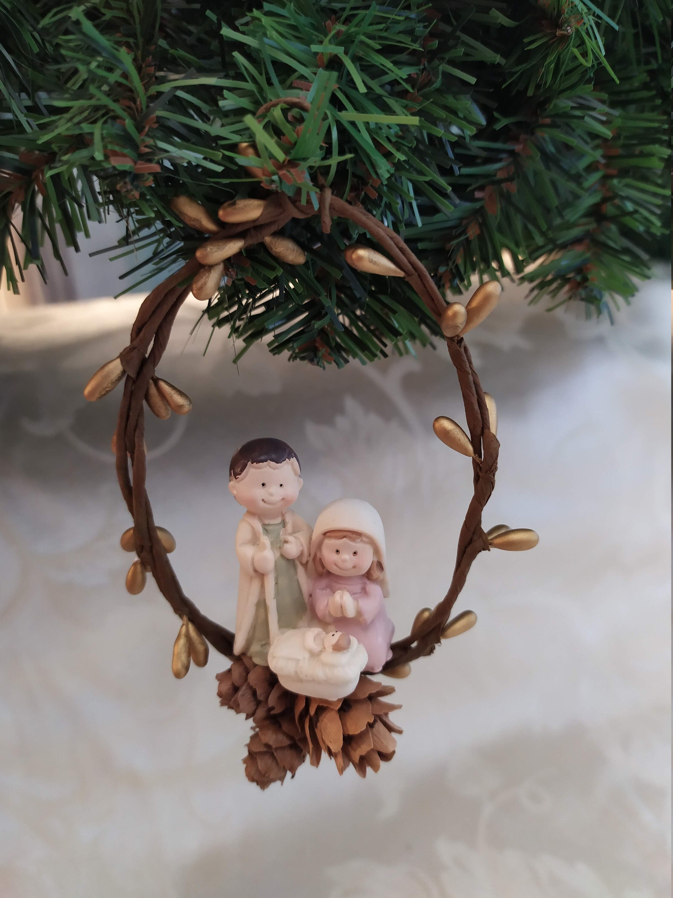 Gold Berry Garland Nativity Scene Wreath Ornament Mini Etsy