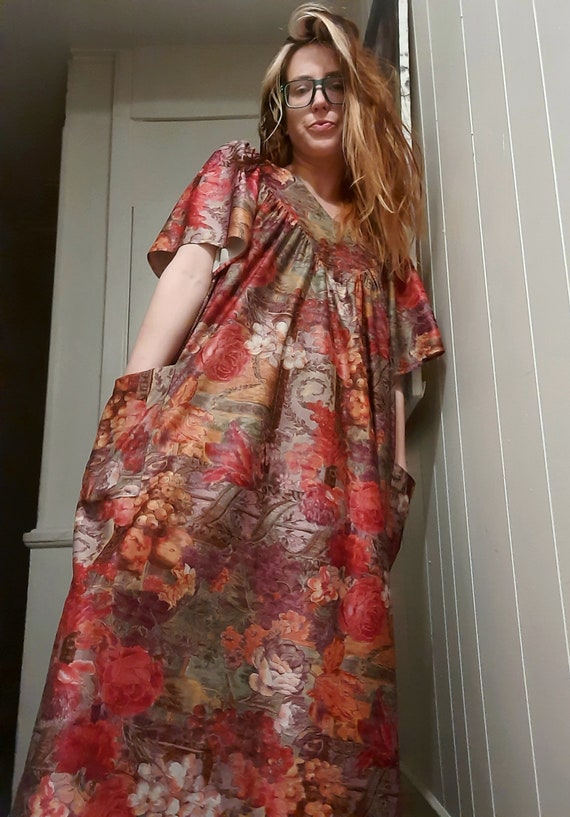 1980's romantic floral caftan ~ mumuu ~ housedress