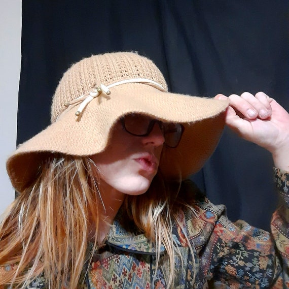 1970's Annie Hall style floppy knit hat