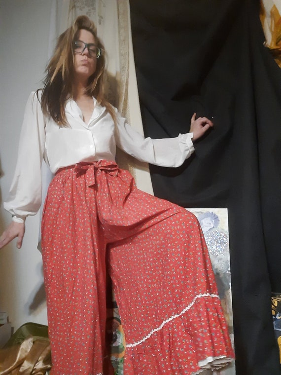 1960's bohemian floral gauchos w/ lace trim