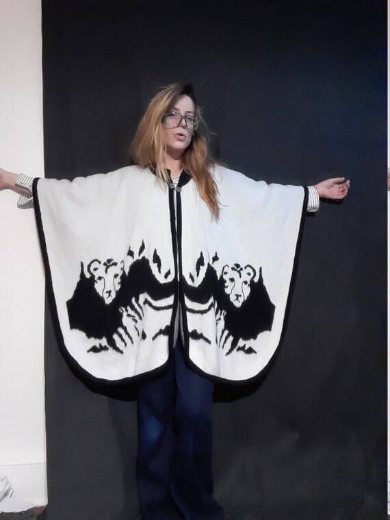 1970's wool poncho w / tigers & trees