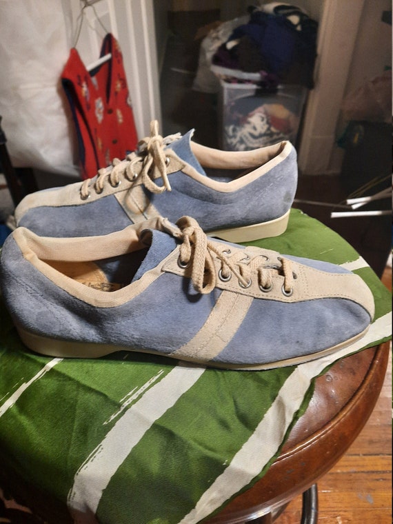 1970's blue suede Hush Puppy bowing shoes