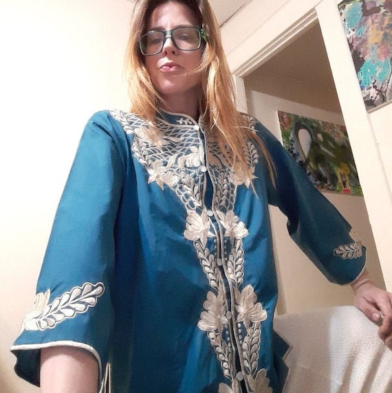 Retro 1960's embroidered Hawaiian tunic