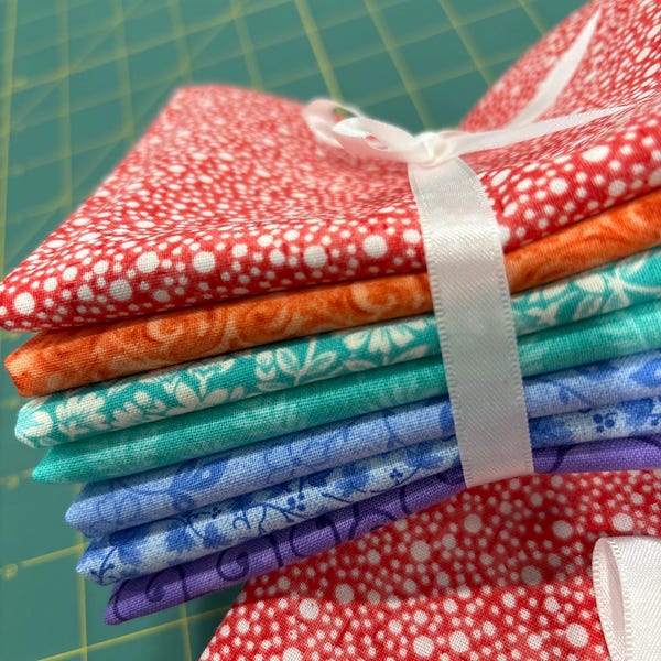 Fat Quarter Bundle "Happy Days" New!