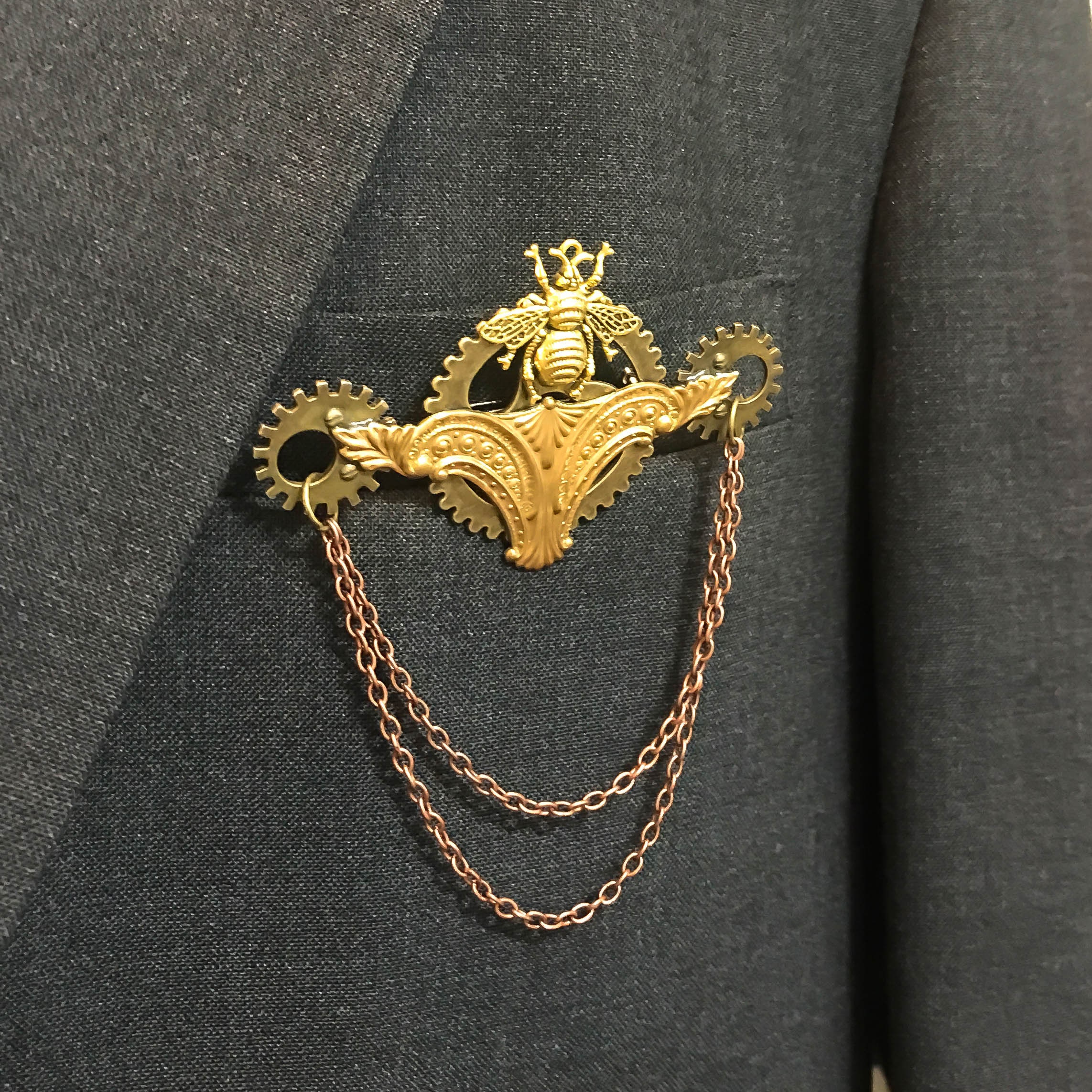 HALCYON DAYS Giant Bee Brooch 【公式通販】