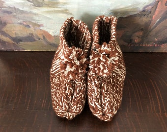 Vintage pom pom slippers | Etsy