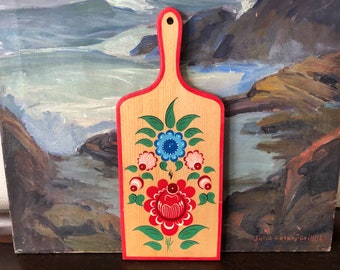 Vintage Hand-Painted Norwegian Folk Art Rosemaling Wooden Cutting Board Vintage Folk Art Rosemaling Wood Cutting Board Vintage Tole Painting