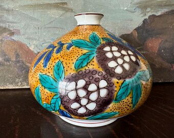 Vintage Japanese Kutani Yoshidaya Style Hand-painted Bud