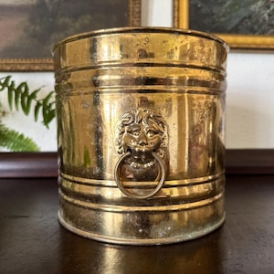 Vintage Double Lion Head Brass Planter Vintage Brass Lion's Head Pot Vintage Lion's Head Planter Vintage Lion Head Pot Vintage Brass Décor