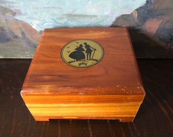 Vintage Cedar Chest w/ Hinged Lid Vintage Cedar Box Vintage Victorian Box Vintage Cedar Jewelry Box Vintage Victorian Decor Vintage Wood Box
