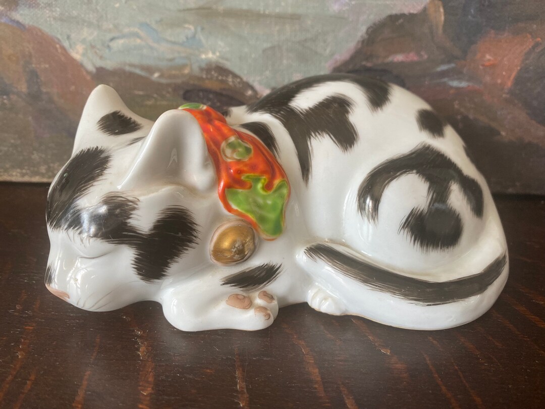 Vintage Japanese Kutani Sleeping Cat Figurine Vintage Kutani Japan