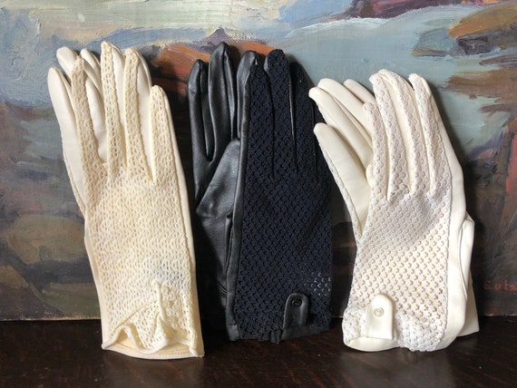 Vintage 1950s White Lace Gloves Set of 3 Vintage … - image 9