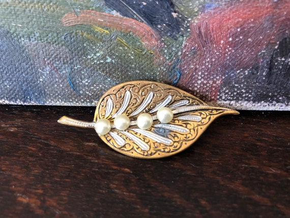 Vintage Damascene Leaf Brooch Vintage Spanish Dam… - image 1