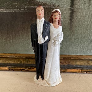 Vintage 30s-40s Bride & Groom Wedding Cake Topper Vintage Chalkware Wedding Cake Topper Vintage Bride and Groom Vintage Wedding Cake Topper
