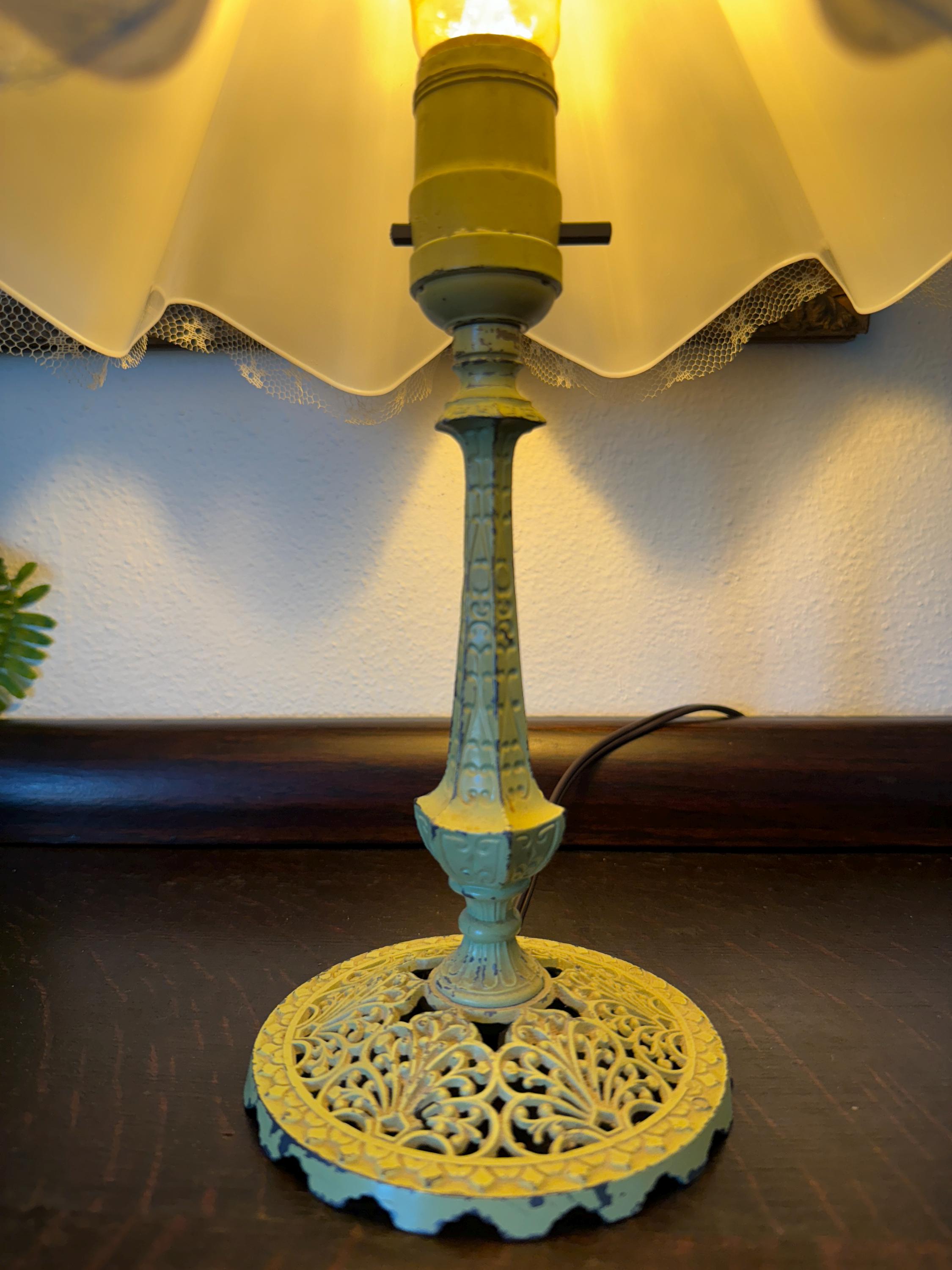 Vintage MCM Metal Lamp With Molded Ruffle Lace Top Shade