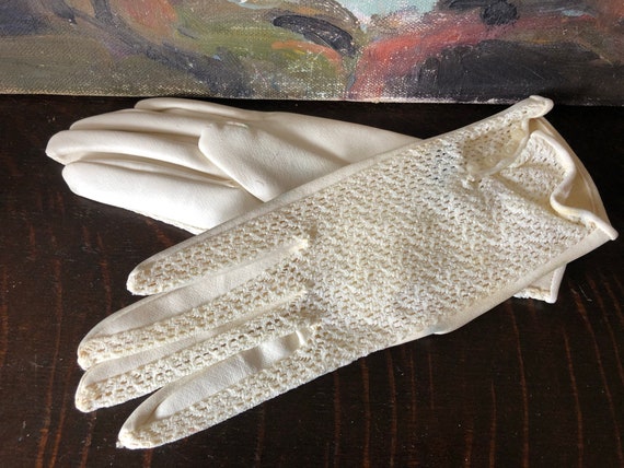 Vintage 1950s White Lace Gloves Set of 3 Vintage … - image 3