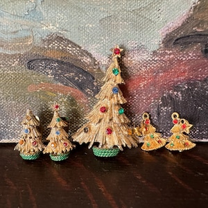 Vintage MCM Rhinestone Christmas Tree Brooch w/ 2 Pairs of Earrings Vintage Rhinestone Christmas Tree Brooch Vintage Christmas Tree Earrings