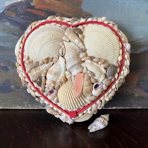 Vintage Sailor&#39;s Valentine Heart-Shaped Seashell Encrusted Box Vintage Seashell Box Vintage Shell Covered Box Vintage Shell Encrusted Box