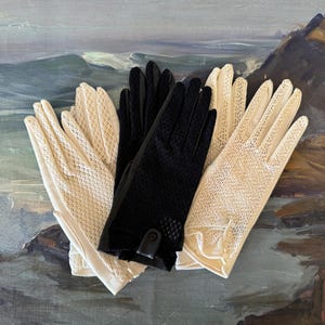 FINAL SALE - Vintage 1950s White Lace Gloves Vintage IMA Deluxe Ladies Gloves Vintage Tea Party Gloves Vintage Formal Wedding Gloves