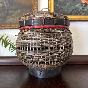 Vintage Balinese Fishing Basket Vintage Woven Traditional Fish Basket with Lid & Wooden Base Vintage Black Woven Rattan Basket with Lid