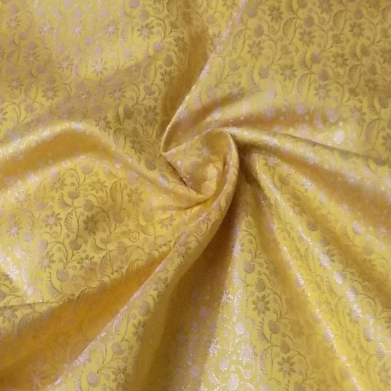 Tessuto Indiano Banarasi In Broccato Floreale - Larghezza 111,8 Cm - Colore Rosa, Venduto Al Metro - Per Sartoria, Arredamento E Craft