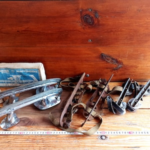 Skates vintage - Workshops, - Sniguri, -Children&#39;s. For professional hockey, figure skating and recreation. Winter sports. Sports souvenir.