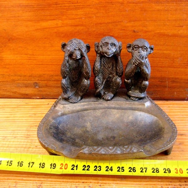 Cendrier en bronze antique - « Wise Monkeys ». Ancien cendrier « Je ne vois rien », « Je n'entends rien », « Je ne dirai rien ».
