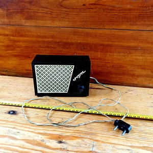 Vintage radio (loudspeaker) 1959, &quot;Zorya&quot;. Antique gift. Old radio equipment. Radio.Radio receivers. Loudspeakers.
