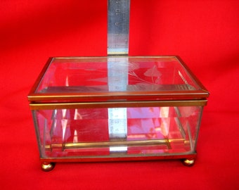 Vintage jewelry Casket. Antique French Casket for various little things. Antique souvenir on the ladies&#39; table.Antique gift.