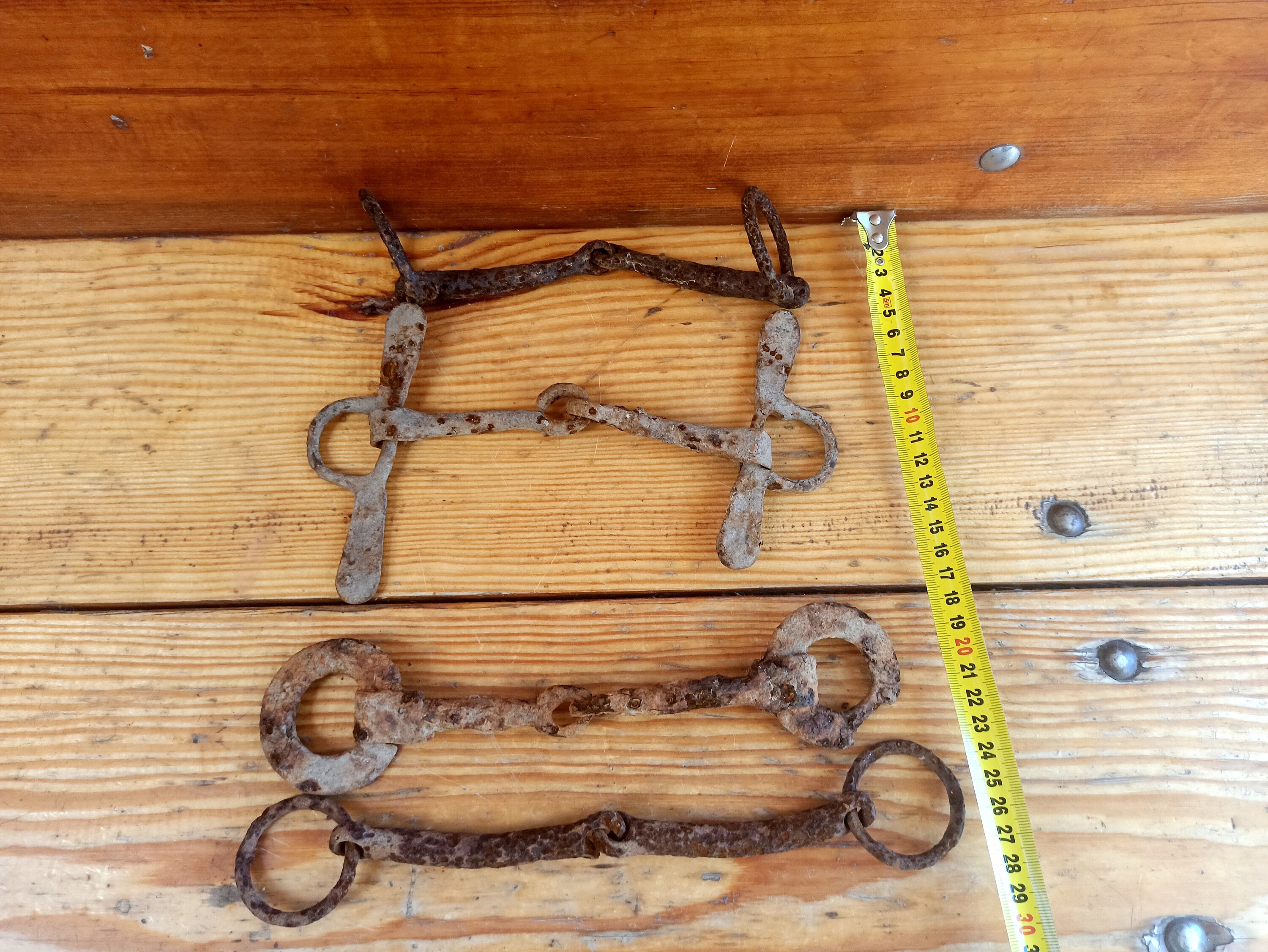 アンティーク馬具 18世紀から19世紀にかけてのアンティークな鍛造馬勒。馬具。馬。馬具