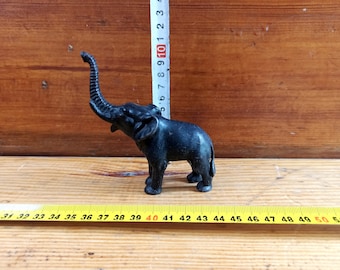 Antike Gusseisenfigur der Ural Kasli Pflanze - Elefant. Antikes Souvenir. Antikes Geschenk.