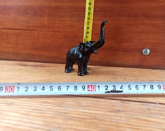 Antike Gusseisenfigur der Ural Kasli Pflanze - Elefant. Antikes Souvenir. Antikes Geschenk. Elefant.