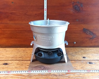 Vintage 20th Century Dreiflamm-Petroleumkocher zum Kochen am offenen Feuer. Historisches Artefakt. Antikes Geschenk. Touristenherd.