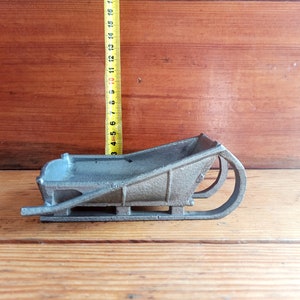 Cenicero antiguo de recuerdo o tarjetero - "Trineo de invierno". Ceniceros antiguos. Objeto histórico. Regalo antiguo. Ceniceros vintage.