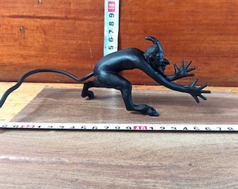 ソビエト ヴィンテージ 悪魔の置物 カスリ 鉄鋳造、旧ソ連 金属製悪魔
