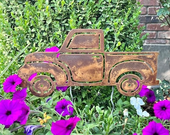 Rustic Metal Truck Yard Art: Farm Garden Decor
