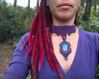 Lila Makramee-Halskette – Blauer Labradorit-Statement-Anhänger