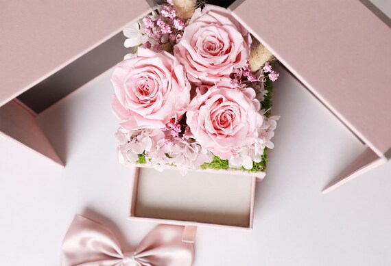 Pink Eternal Rose Gift Box: Preserved Hydrangeas & Dried Flowers