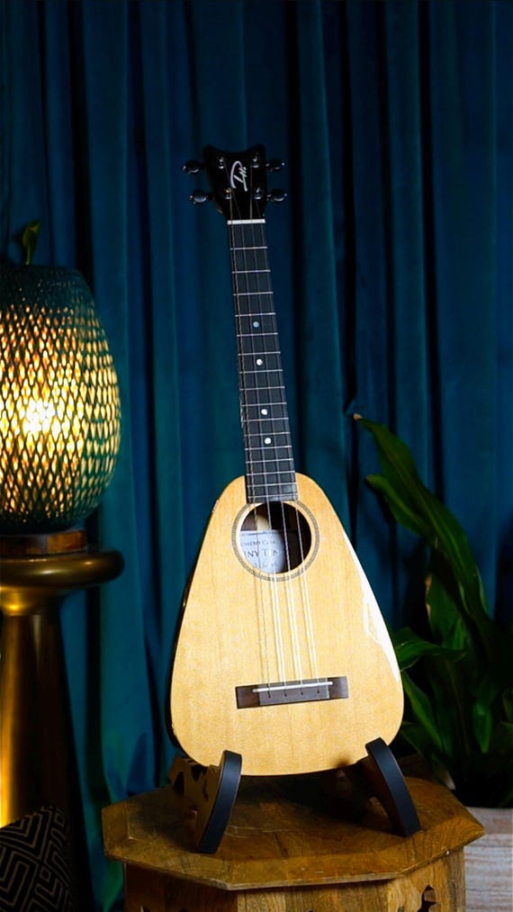 Romero Creations Tiny Tenor Vibrante Ukulele – Crisp, Clear, and Powerful