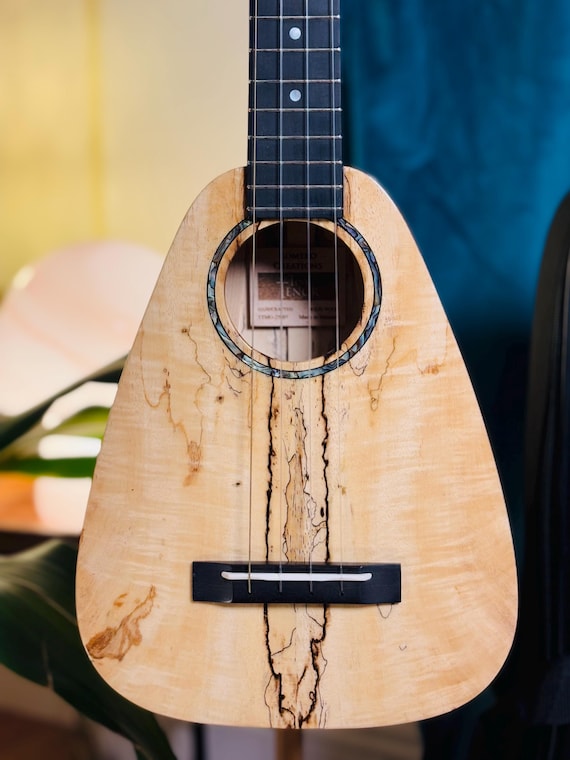 Daniel Ho Tiny Tenor Ukulele: Solid Mango Wood, Low G, Gig Bag
