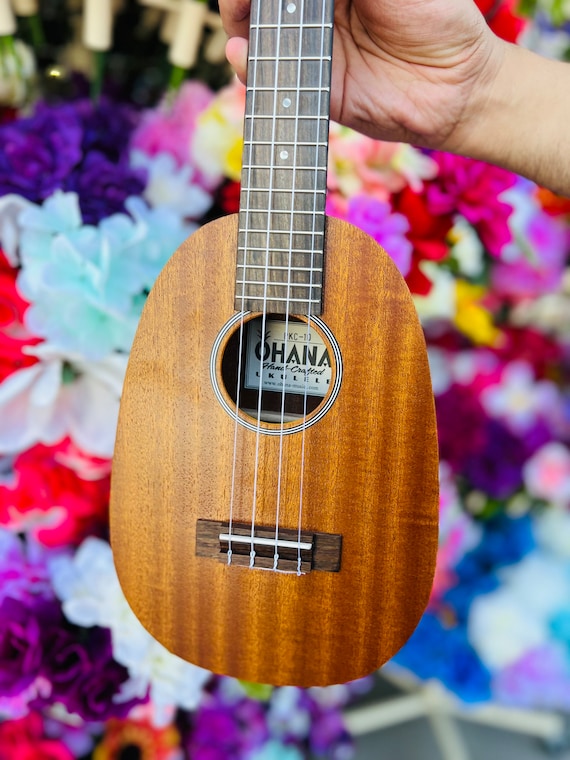 Pineapple Queen Mahogany Concert Ohana Ukulele Bundle